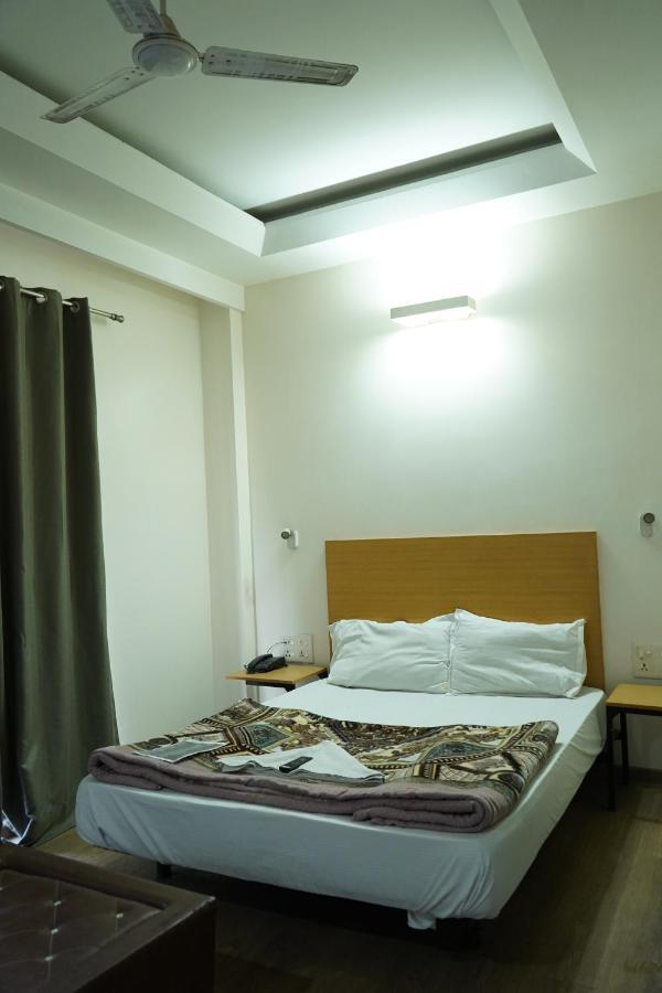 Fabhotel Sky Land Delhi  Exterior foto